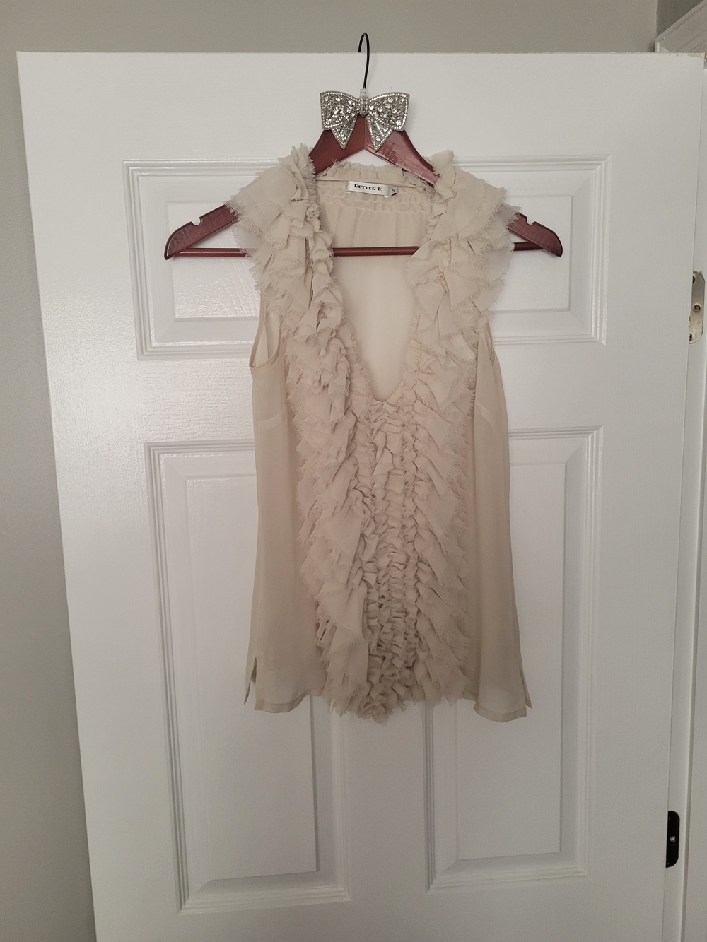 Vintage Y2K Better Be Sleeveless Ruffle Front Blouse - Cream